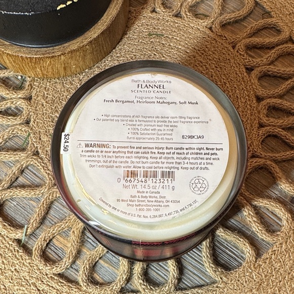 Bath & Body Works Flannel Candle - Red and Black Plaid - Picture 3 of 3